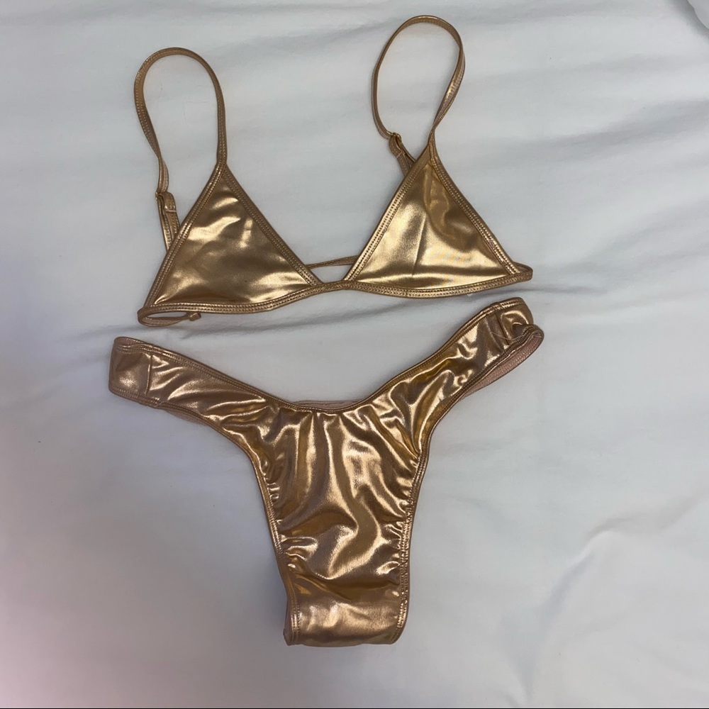 437 bikini